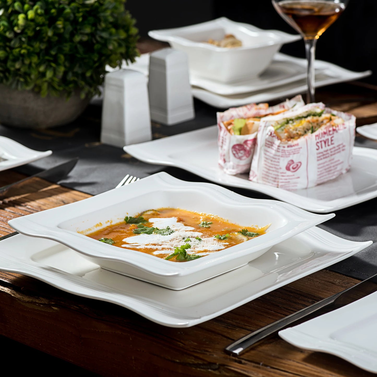 28 Piece Square Dinnerware Set