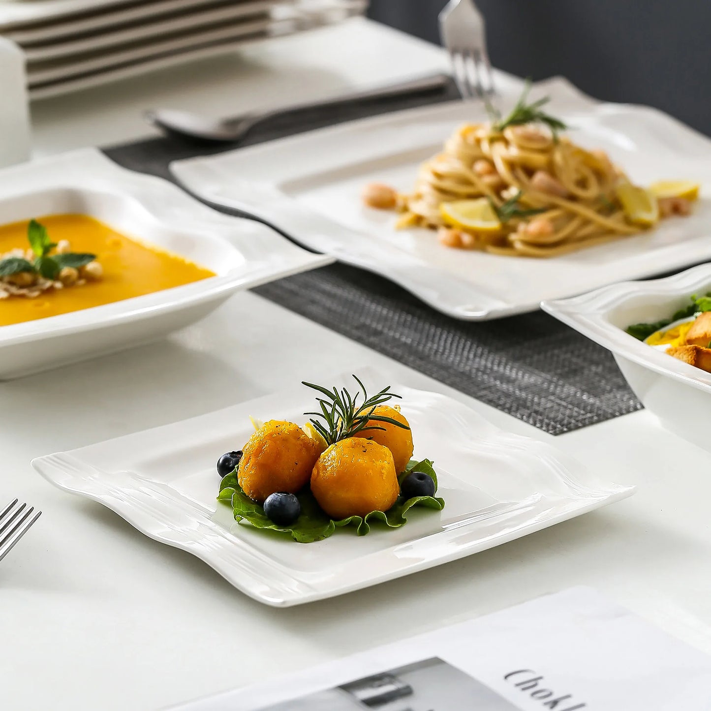 28 Piece Square Dinnerware Set